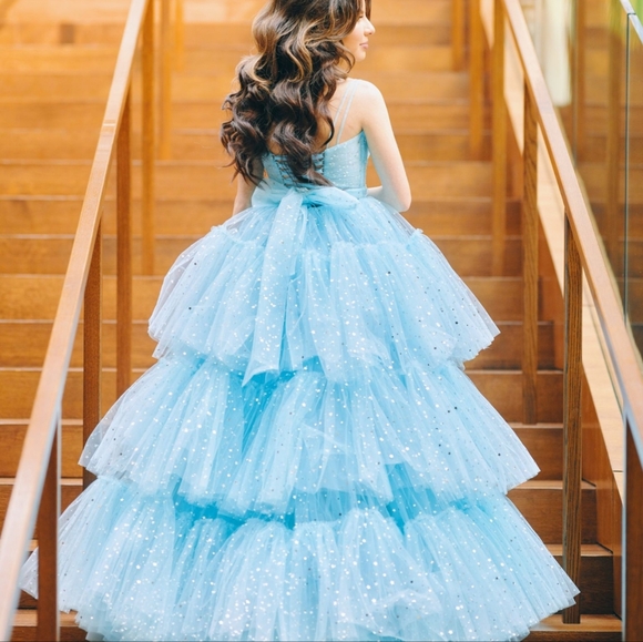 Gown dress - Picture 2 of 7